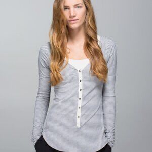 Lululemon Awesoma Henley Hyper Stripe Heathered Slate Ghost, Size 6, W3G07S